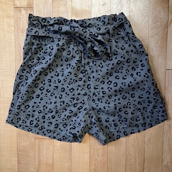 Thread & Supply paperbag leopard print shorts - Picture 1 of 3